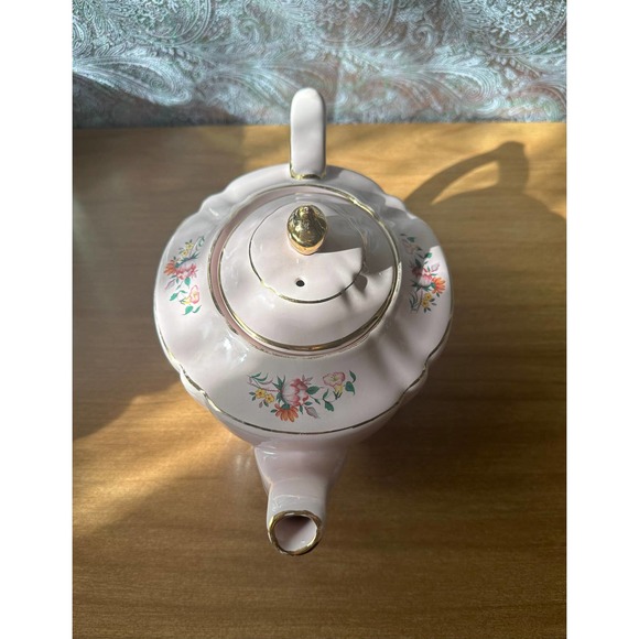 Vintage pink Sadler teapot with bouquets of flowers - Picture 10 of 10